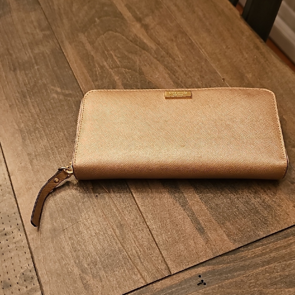 Kate Spade Zip Wallet